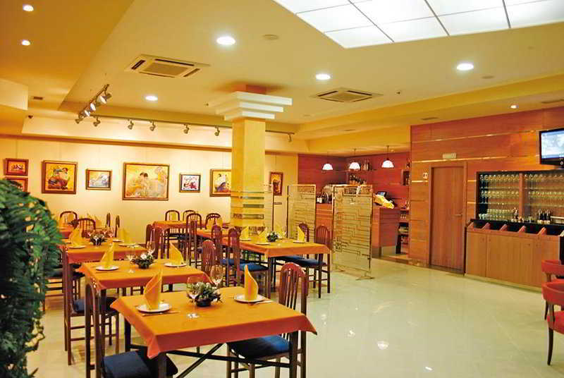 Aparthotel Arenteiro Carballino Restoran gambar